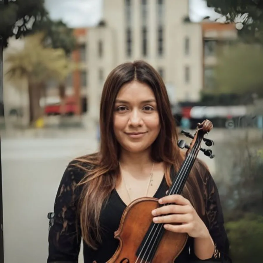 Isabel Arango-Violin