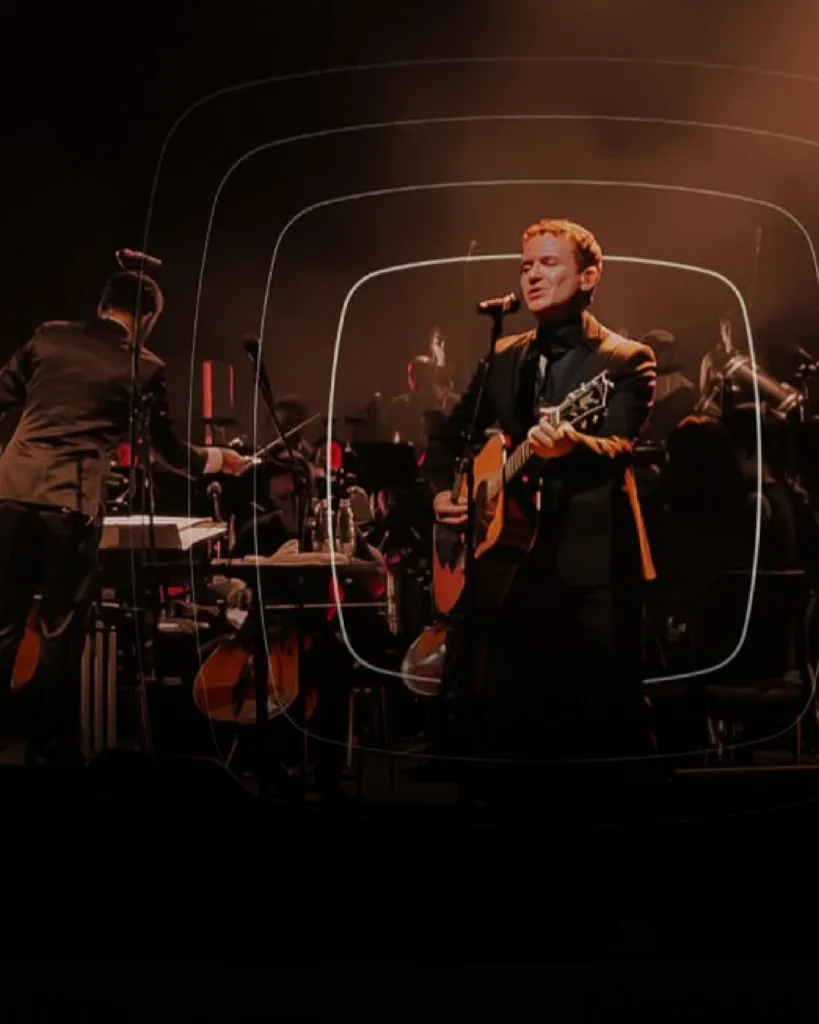 Fonseca canta junto con la filarmónica de Medellin